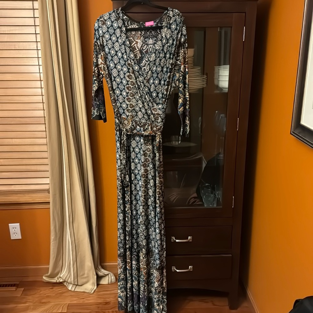 Gorgeous on trend maxi dress